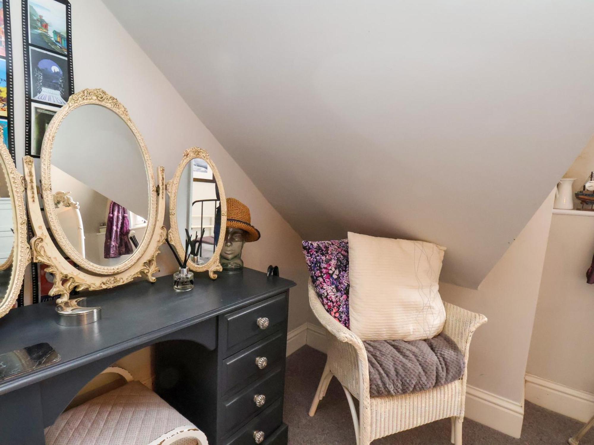 Mamoir's Place Apartment Whitby