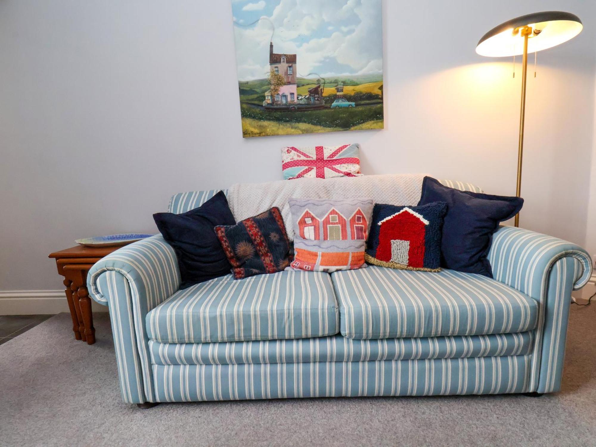 Mamoir's Place Apartment Whitby